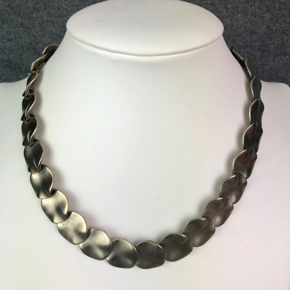 Vintage Silver Tone Metal Modern MCM Silver Disc Choker Necklace